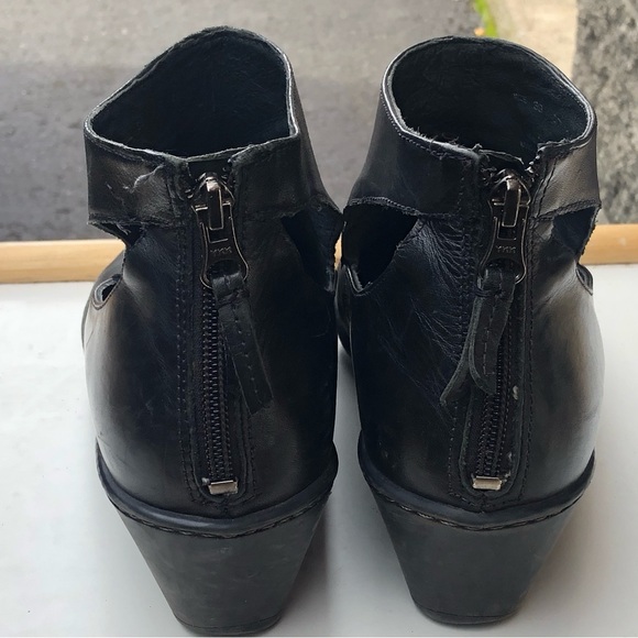 Dansko Bonita Black Leather Booties Boots Shoes Cut Out Zip Back EUR 39 US 8.5 - Picture 8 of 12